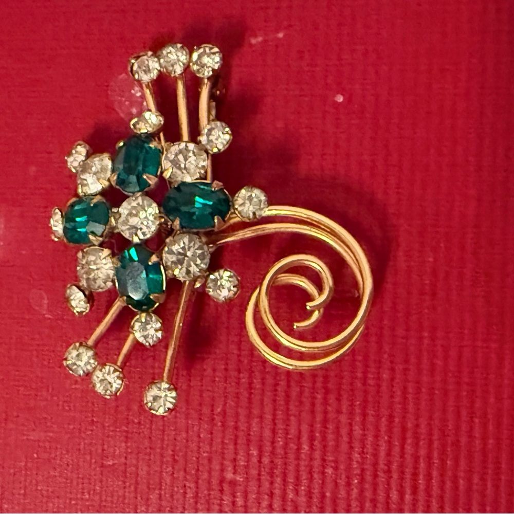 ANTOINETTE BROOCH VINTAGE SIGNED 1/20 12k GOLD FILLED GREEN & CLEAR RHINESTONES